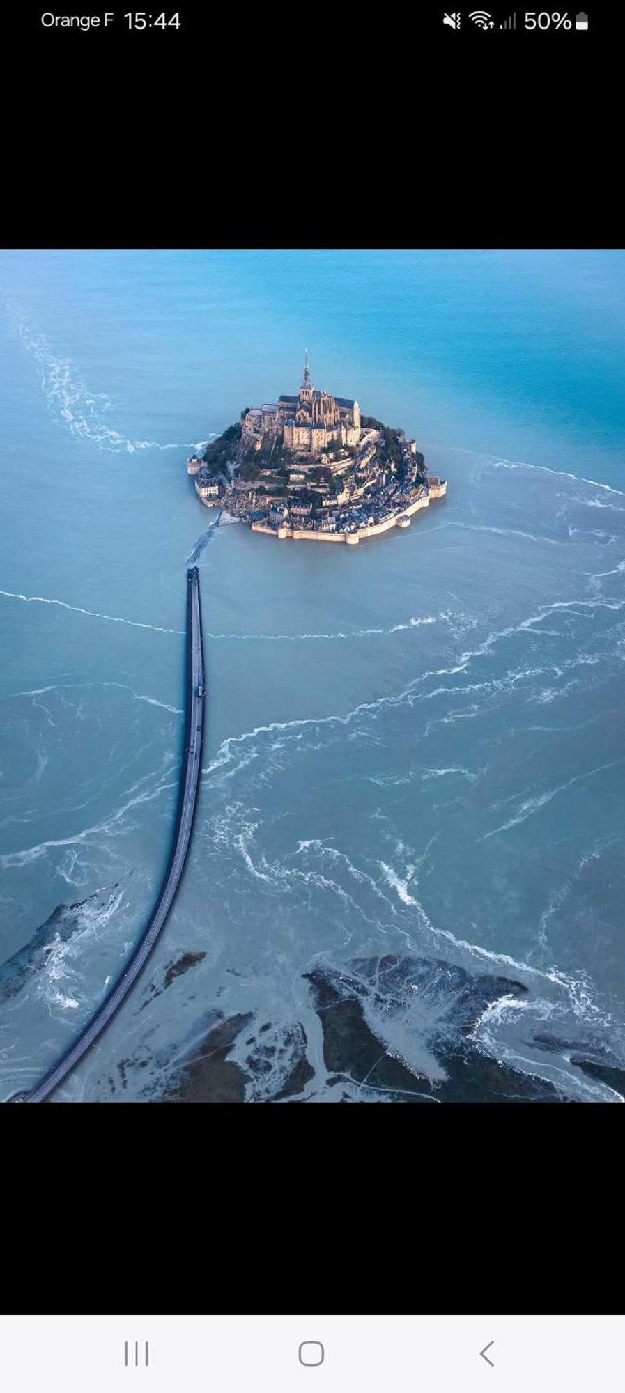 Anna Du Mont-saint-michel
